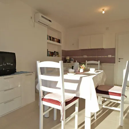 Apartment Maksan Pakoštane